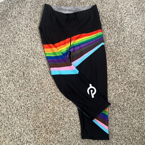 Peloton pride rain bow crop leggings size small - Picture 6 of 11